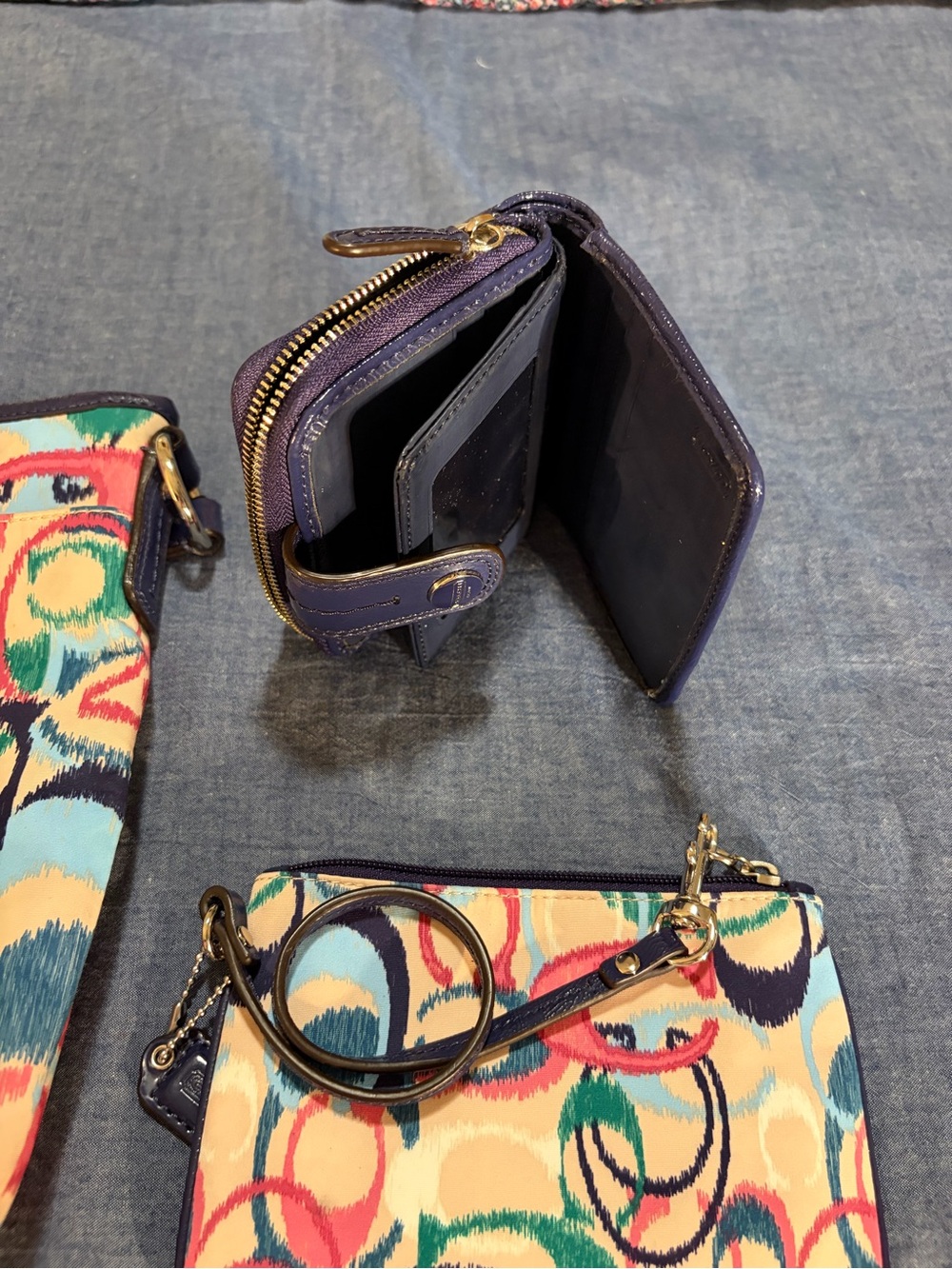 Coach Colorful Circle Print Crossbody Bag with Matching Wallets - Picture 2 of 6